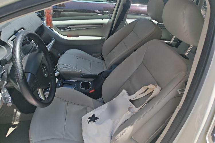 Used Mercedes-Benz B-Class 2009 B 200 Fashion Model Left Front Seat