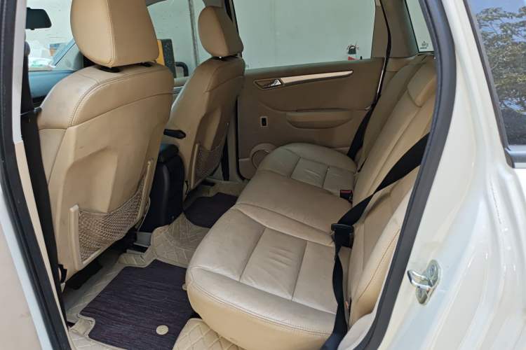 Used Mercedes-Benz B-Class 2009 B 200 Fashion Model Left Rear Seat