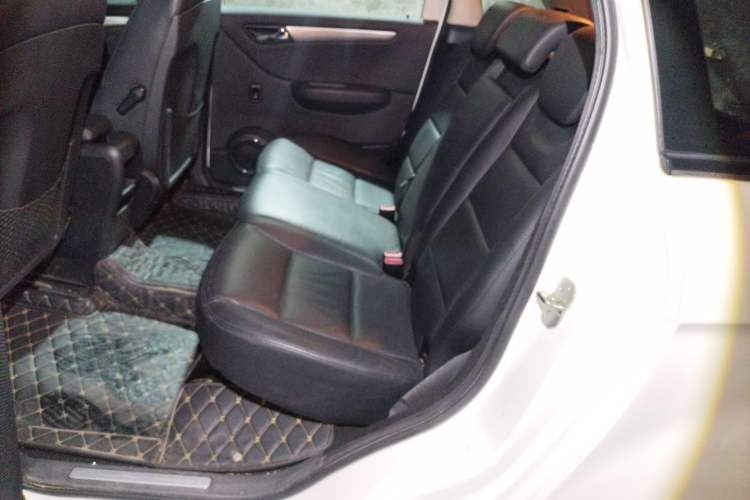 Used Mercedes-Benz B-Class 2009 B 200 Fashion Model Left Rear Seat