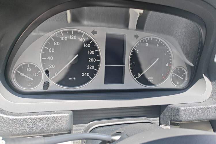Used Mercedes-Benz B-Class 2009 B 200 Fashion Model Odometer Close Up