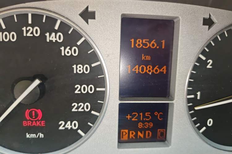 Used Mercedes-Benz B-Class 2009 B 200 Fashion Model Odometer Close Up