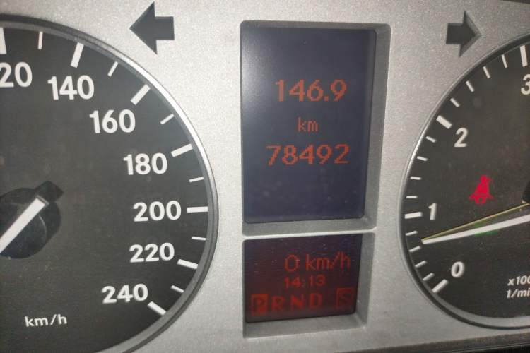 Used Mercedes-Benz B-Class 2009 B 200 Fashion Model Odometer Close Up