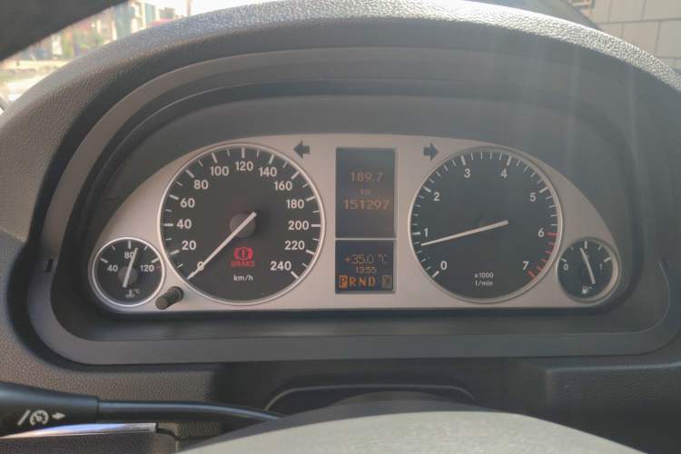 Used Mercedes-Benz B-Class 2009 B 200 Fashion Model Odometer Close Up