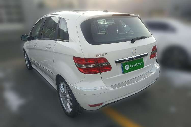 Used Mercedes-Benz B-Class 2009 B 200 Luxury Model Rear Left 45 Deg