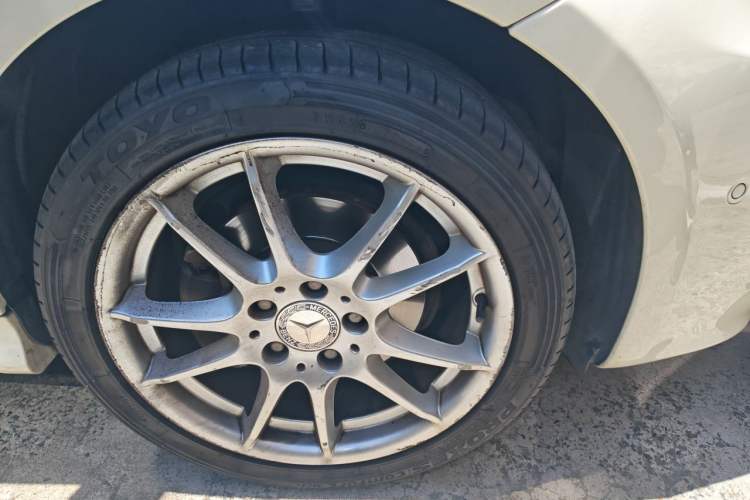Used Mercedes-Benz B-Class 2009 B 200 Fashion Model Right Front Wheel Hub