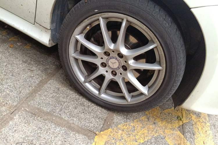 Used Mercedes-Benz B-Class 2009 B 200 Fashion Model Right Front Wheel Hub
