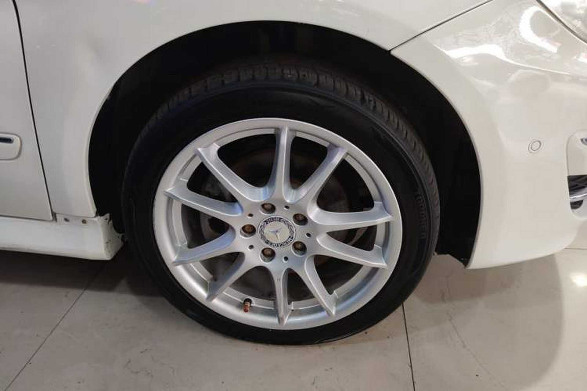 Used Mercedes-Benz B-Class 2009 B 200 Fashion Model Right Front Wheel Hub