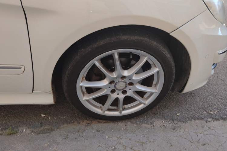 Used Mercedes-Benz B-Class 2009 B 200 Fashion Model Right Front Wheel Hub