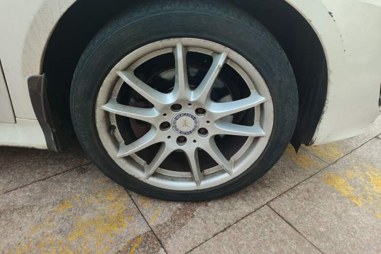 Used Mercedes-Benz B-Class 2009 B 200 Sport Edition Right Front Wheel Hub