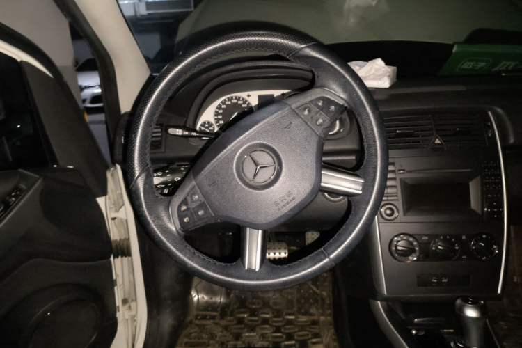 Used Mercedes-Benz B-Class 2009 B 200 Fashion Model Steering Wheel