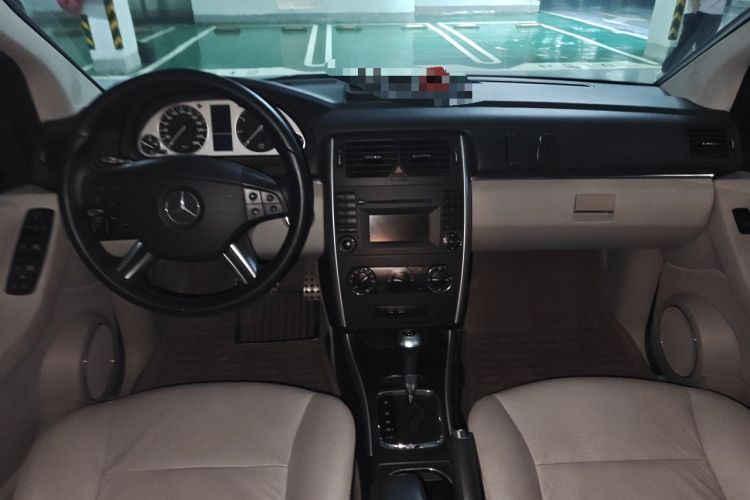 Used Mercedes-Benz B-Class  Center Console