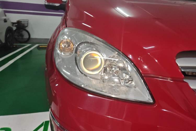 Used Mercedes-Benz B-Class  Right Front Headlight