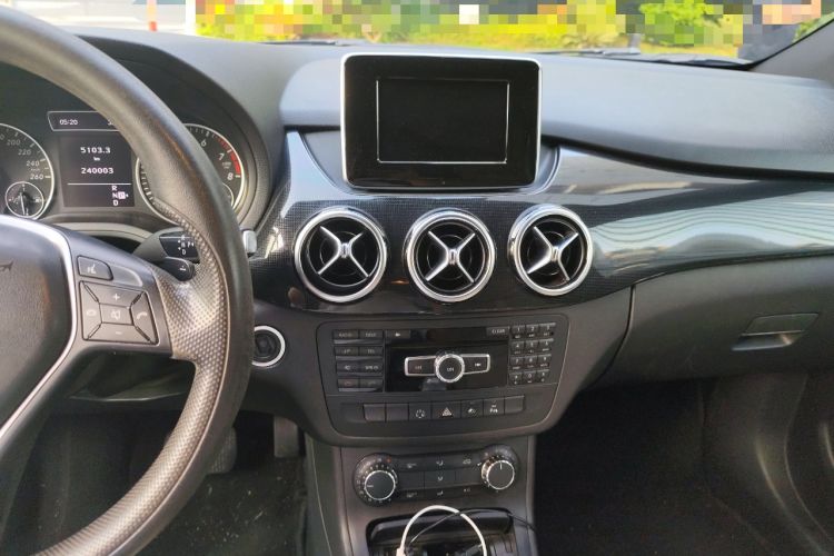 Used Mercedes-Benz B-Class 2012 B 180 Audio And AC Panel