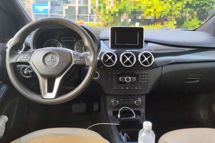 Used Mercedes-Benz B-Class 2012 B 180 Center Console