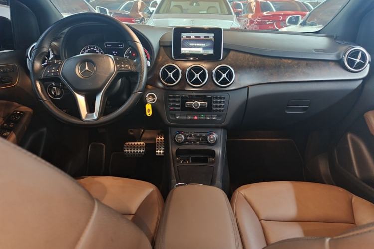 Used Mercedes-Benz B-Class 2012 B 200 Center Console