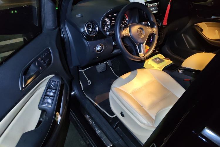 Used Mercedes-Benz B-Class 2012 B 180 Driver Seat