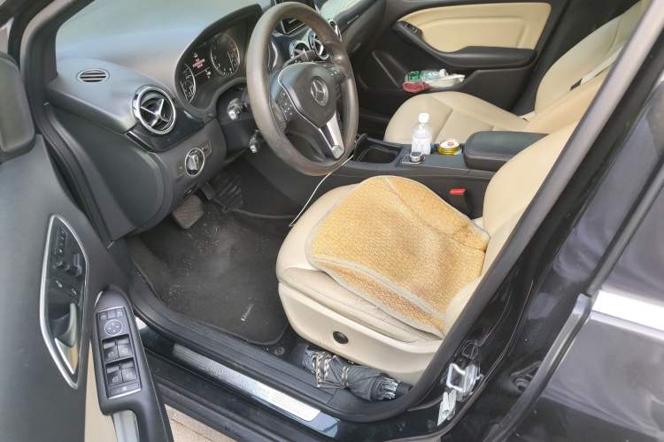 Used Mercedes-Benz B-Class 2012 B 180 Driver Seat