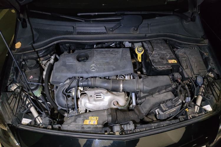 Used Mercedes-Benz B-Class 2012 B 180 Engine Bay