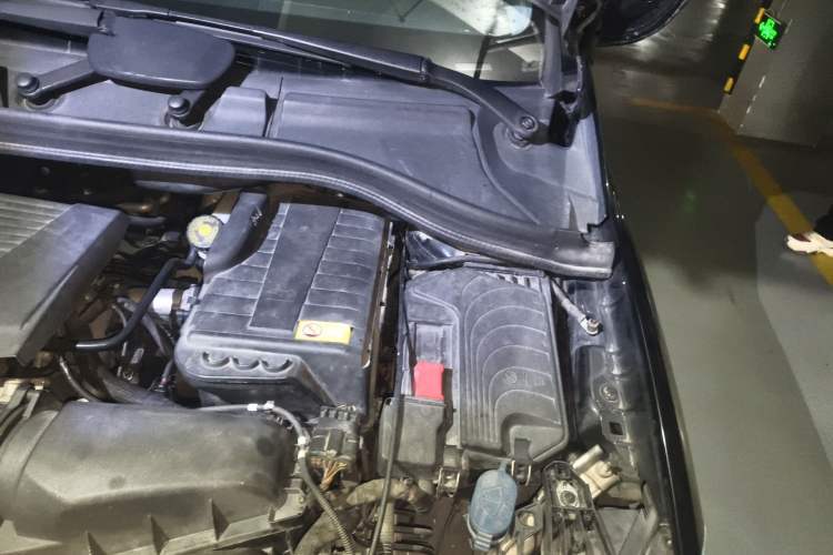 Used Mercedes-Benz B-Class 2012 B 180 Engine Bay Left