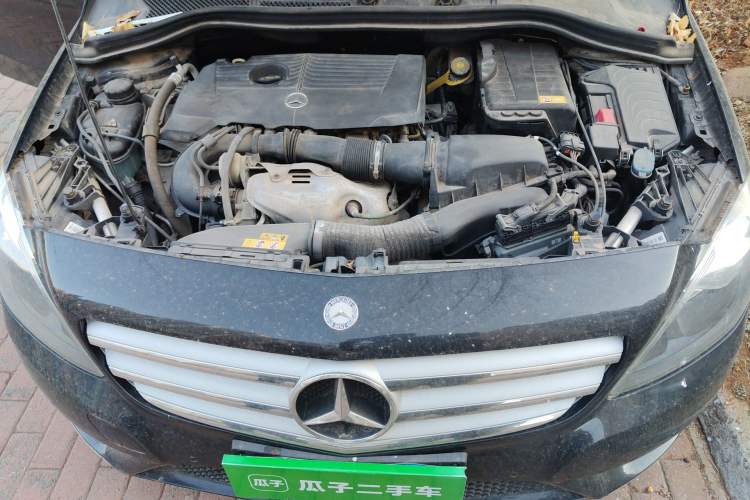 Used Mercedes-Benz B-Class 2012 B 180 Engine Bay