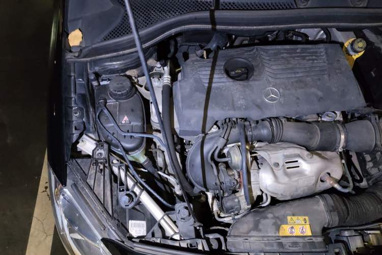 Used Mercedes-Benz B-Class 2012 B 180 Engine Bay Right