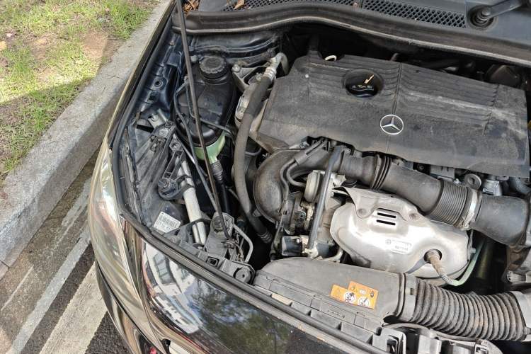 Used Mercedes-Benz B-Class 2012 B 180 Engine Bay Right