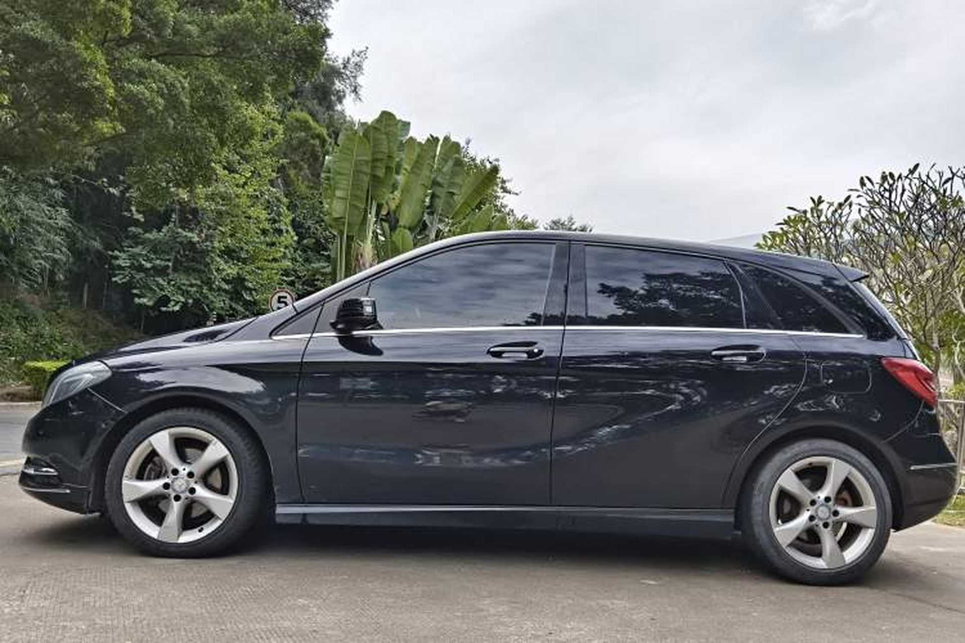 Used Mercedes-Benz B-Class 2012 B 200 Exterior 4