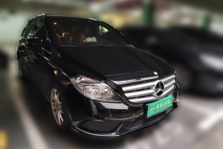 Used Mercedes-Benz B-Class 2012 B 180 Front Right 45 Deg