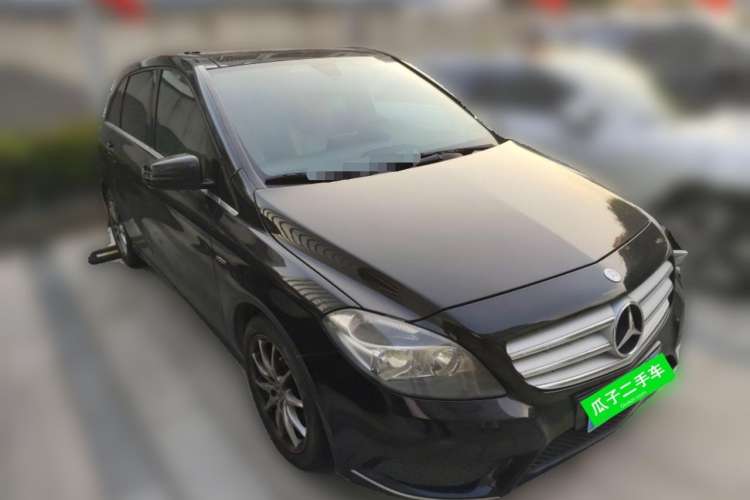 Used Mercedes-Benz B-Class 2012 B 180 Front Right 45 Deg