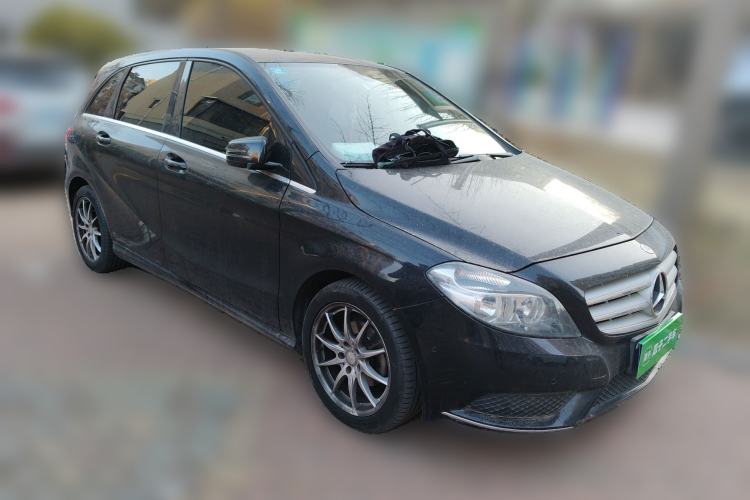Used Mercedes-Benz B-Class 2012 B 180 Front Right 45 Deg
