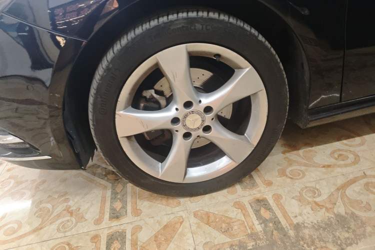 Used Mercedes-Benz B-Class 2012 B 200 Left Front Wheel Hub