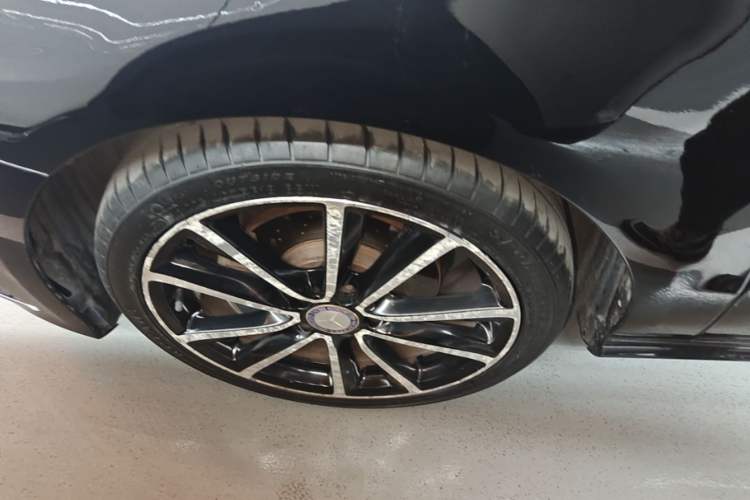 Used Mercedes-Benz B-Class 2012 B 200 Left Front Wheel Hub