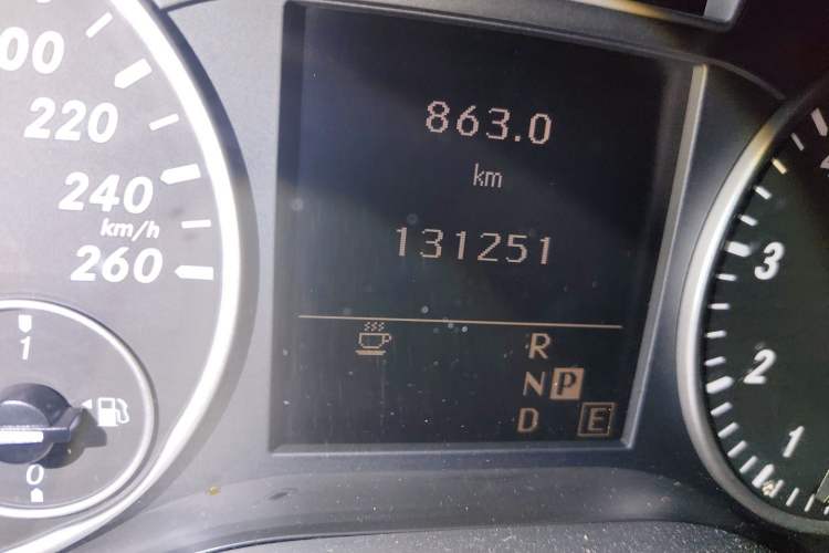 Used Mercedes-Benz B-Class 2012 B 180 Odometer Close Up