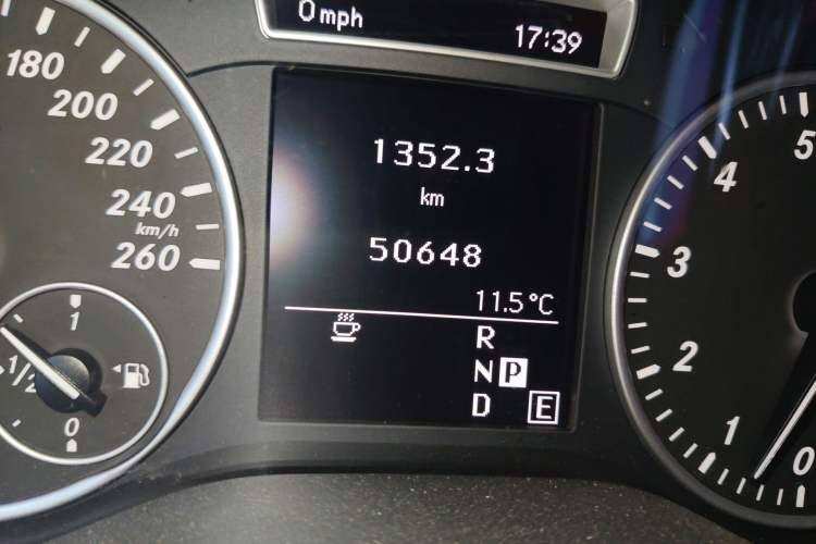 Used Mercedes-Benz B-Class 2012 B 180 Odometer Close Up