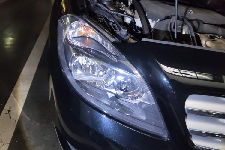 Used Mercedes-Benz B-Class 2012 B 180 Right Front Headlight