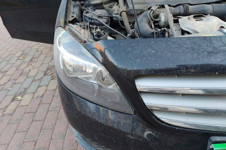 Used Mercedes-Benz B-Class 2012 B 180 Right Front Headlight