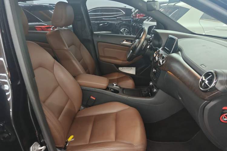 Used Mercedes-Benz B-Class 2012 B 200 Right Front Seat
