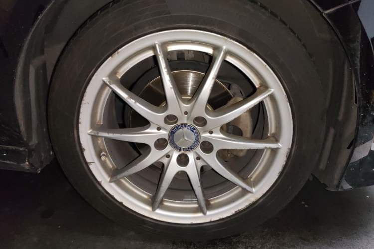 Used Mercedes-Benz B-Class 2012 B 180 Right Front Wheel Hub
