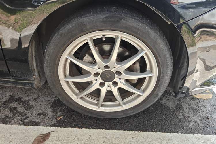 Used Mercedes-Benz B-Class 2012 B 180 Right Front Wheel Hub