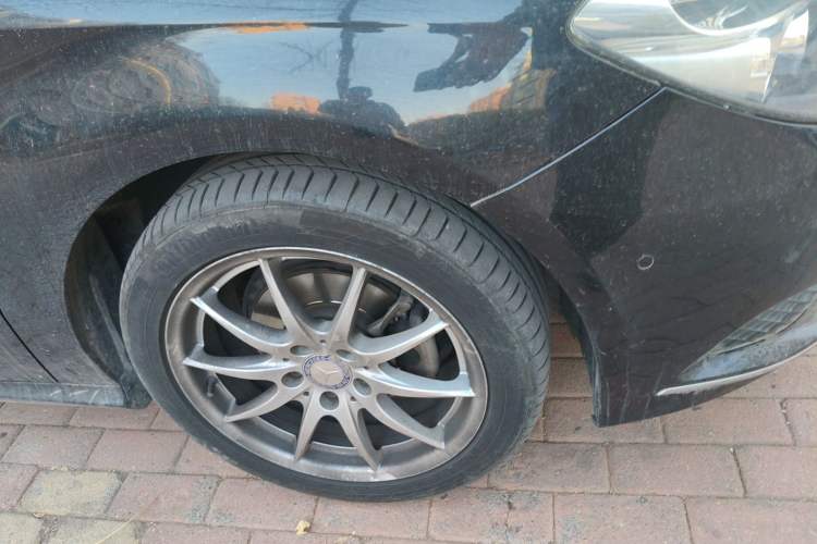 Used Mercedes-Benz B-Class 2012 B 180 Right Front Wheel Hub