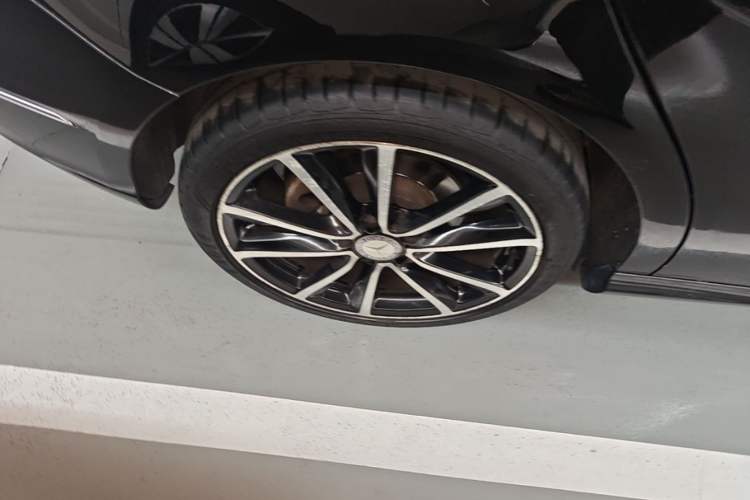 Used Mercedes-Benz B-Class 2012 B 200 Right Rear Wheel Hub