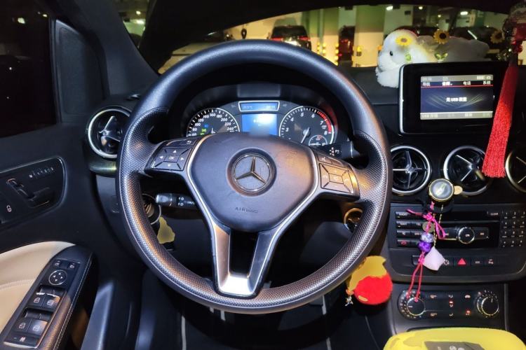 Used Mercedes-Benz B-Class 2012 B 180 Steering Wheel