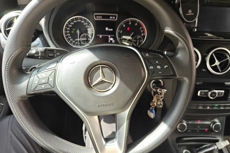 Used Mercedes-Benz B-Class 2012 B 180 Steering Wheel
