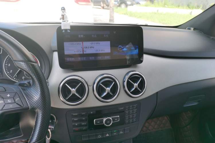 Used Mercedes-Benz B-Class 2012 B 200 Audio And AC Panel
