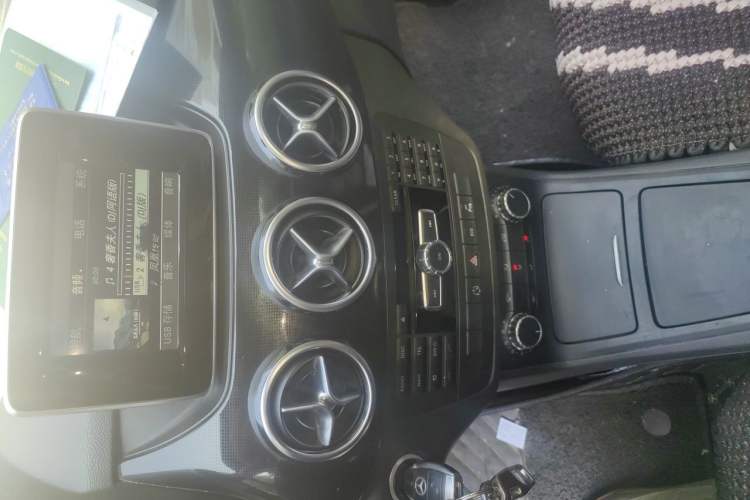 Used Mercedes-Benz B-Class 2012 B 180 Audio And AC Panel