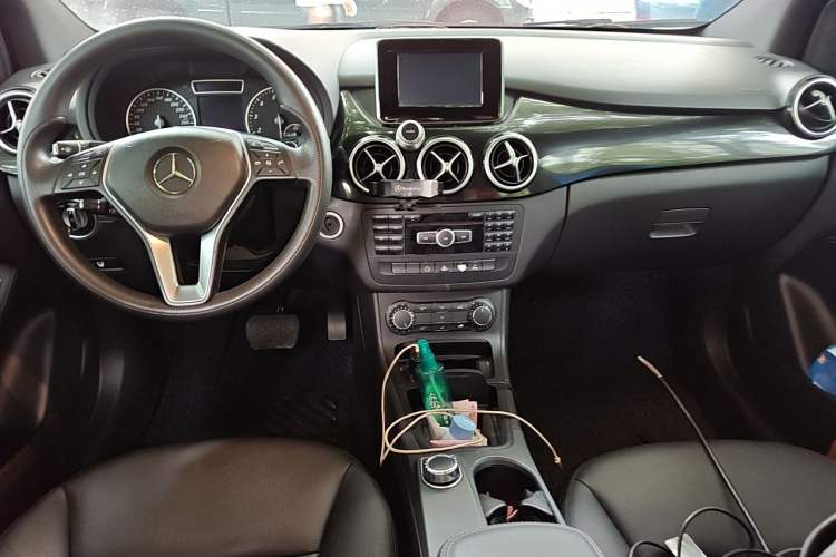 Used Mercedes-Benz B-Class 2012 B 180 Center Console