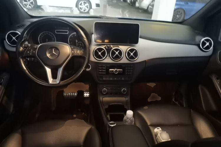 Used Mercedes-Benz B-Class 2012 B 200 Center Console