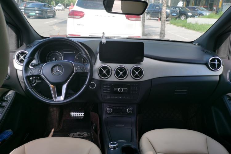 Used Mercedes-Benz B-Class 2012 B 200 Center Console