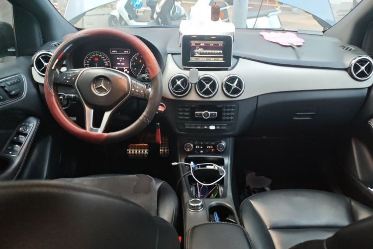 Used Mercedes-Benz B-Class 2012 B 200 Center Console
