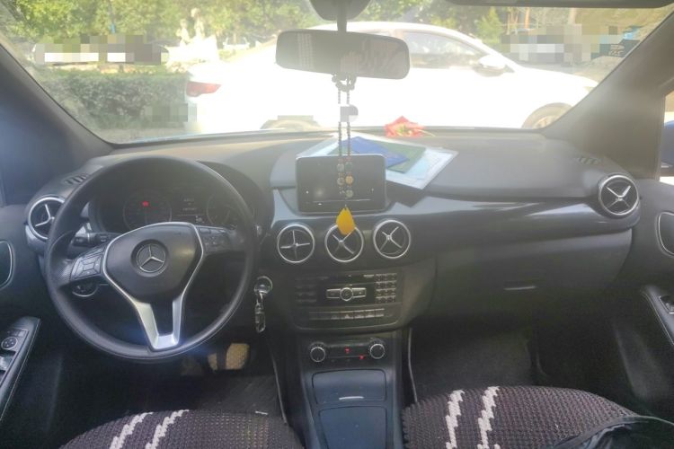 Used Mercedes-Benz B-Class 2012 B 180 Center Console